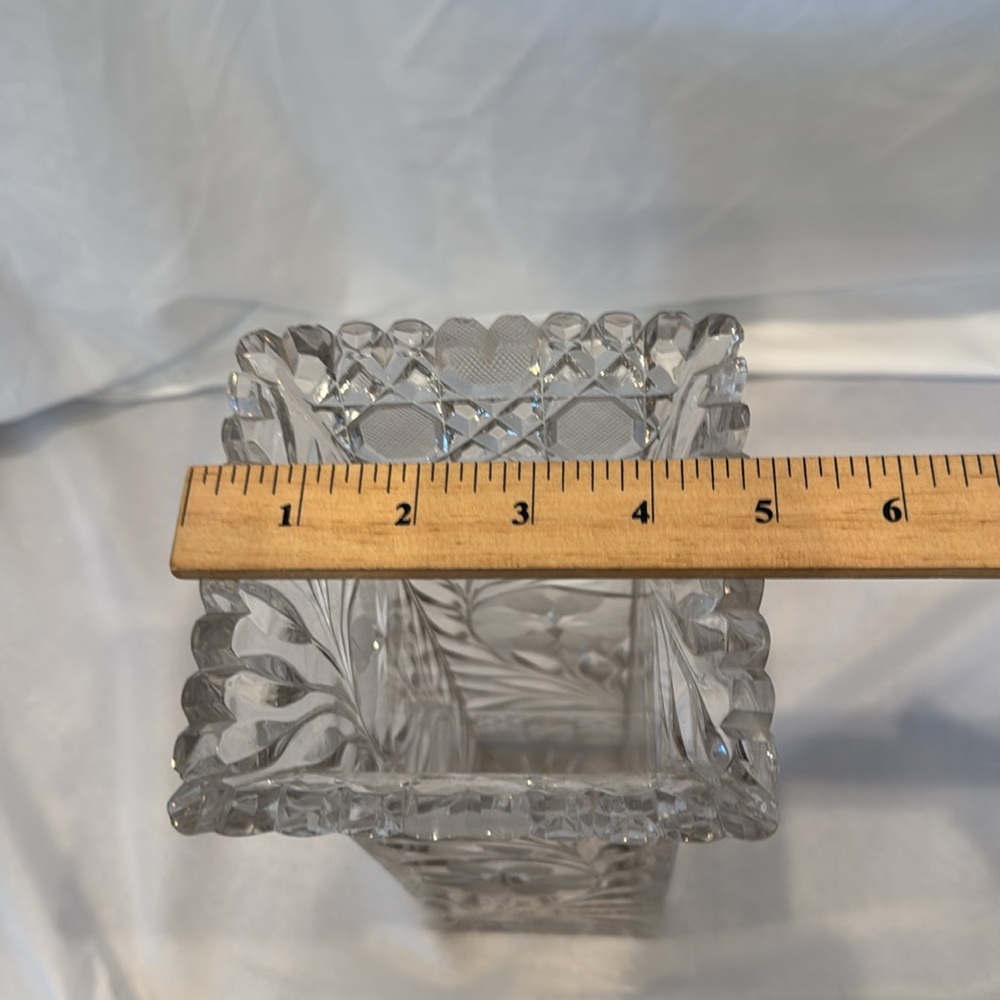 Antique MCKEE Floral Crystal Heavy Glass Vase with Etched Flowers and Leaves - Picture 6 of 8